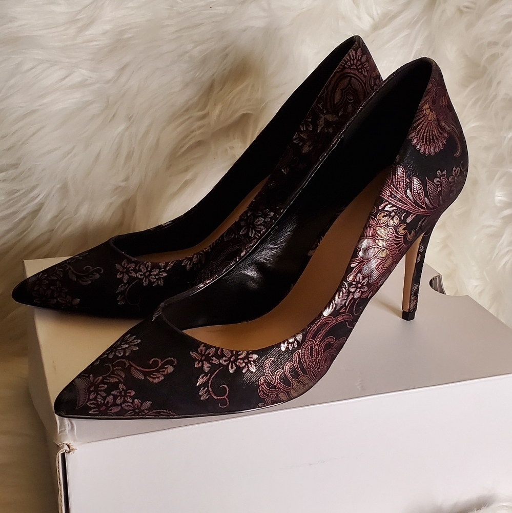 Aldo Uloaviel Black Floral Pumps - size 10